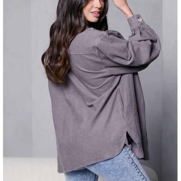PEACH LOVE CALIFORNIA On Trend Oversized Gray Corduroy Shacket - Picture 4 of 5